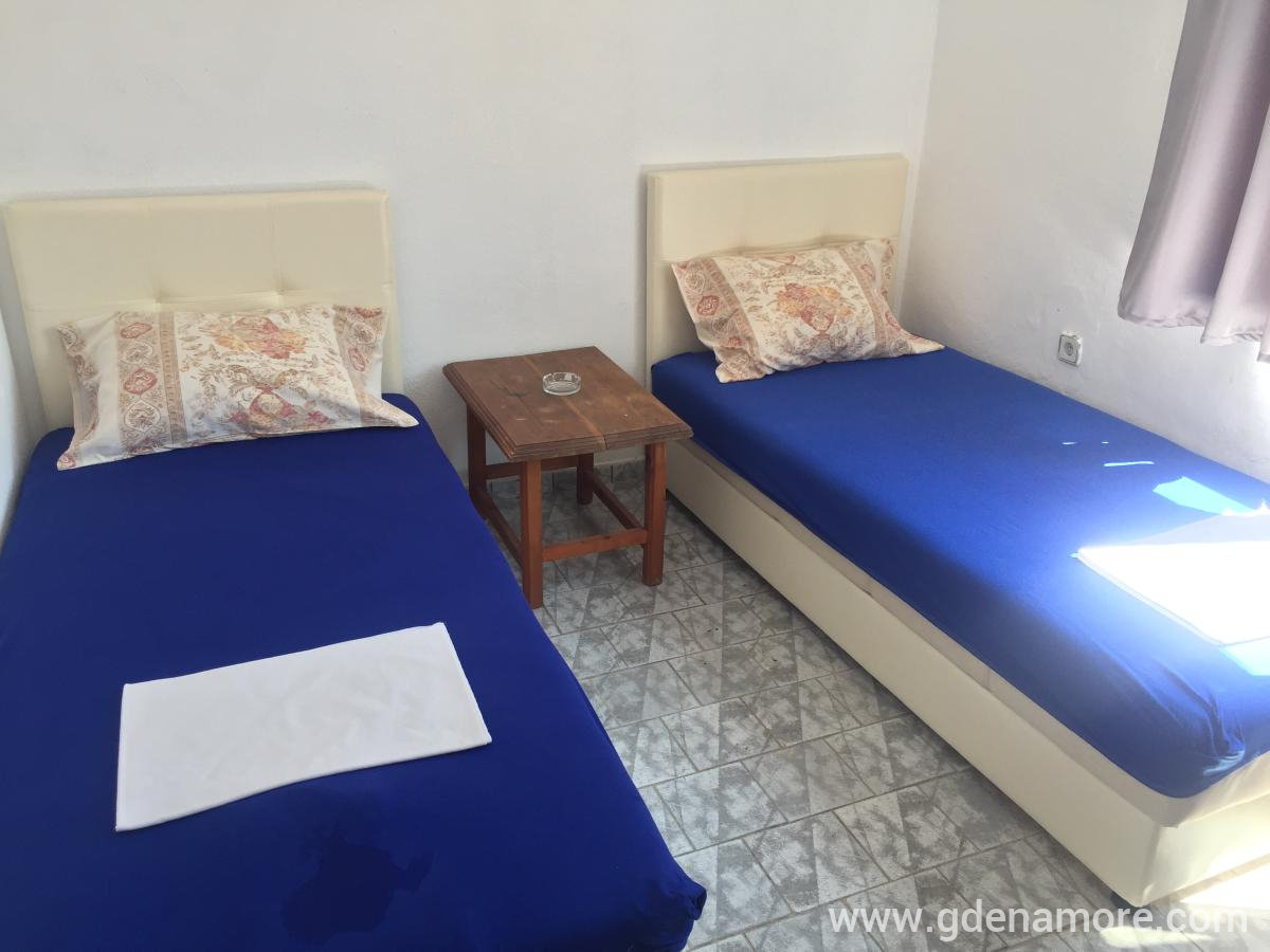 Apartmani Beranka, privatni smeštaj u mestu Dobre Vode, Crna Gora - IMG_7413