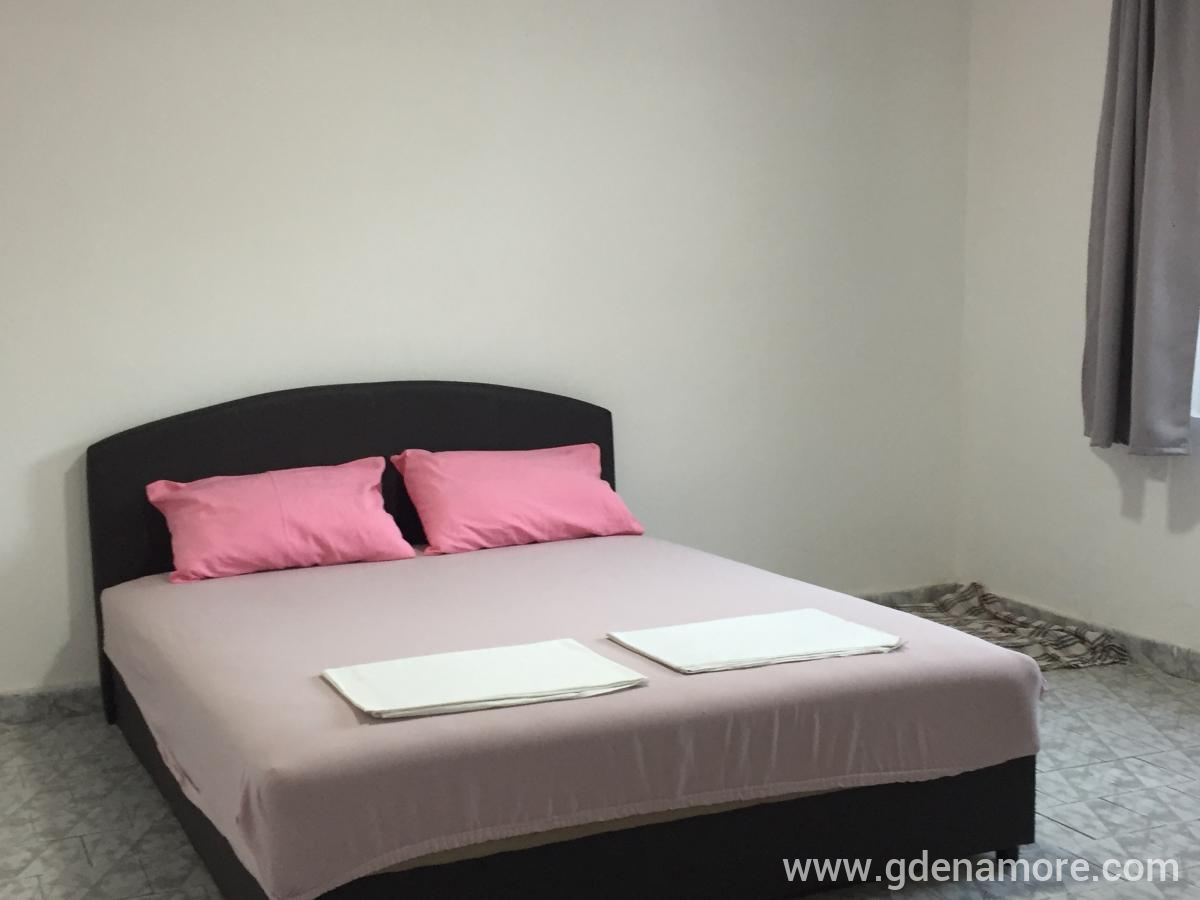Apartmani Beranka, privatni smeštaj u mestu Dobre Vode, Crna Gora - IMG_7430