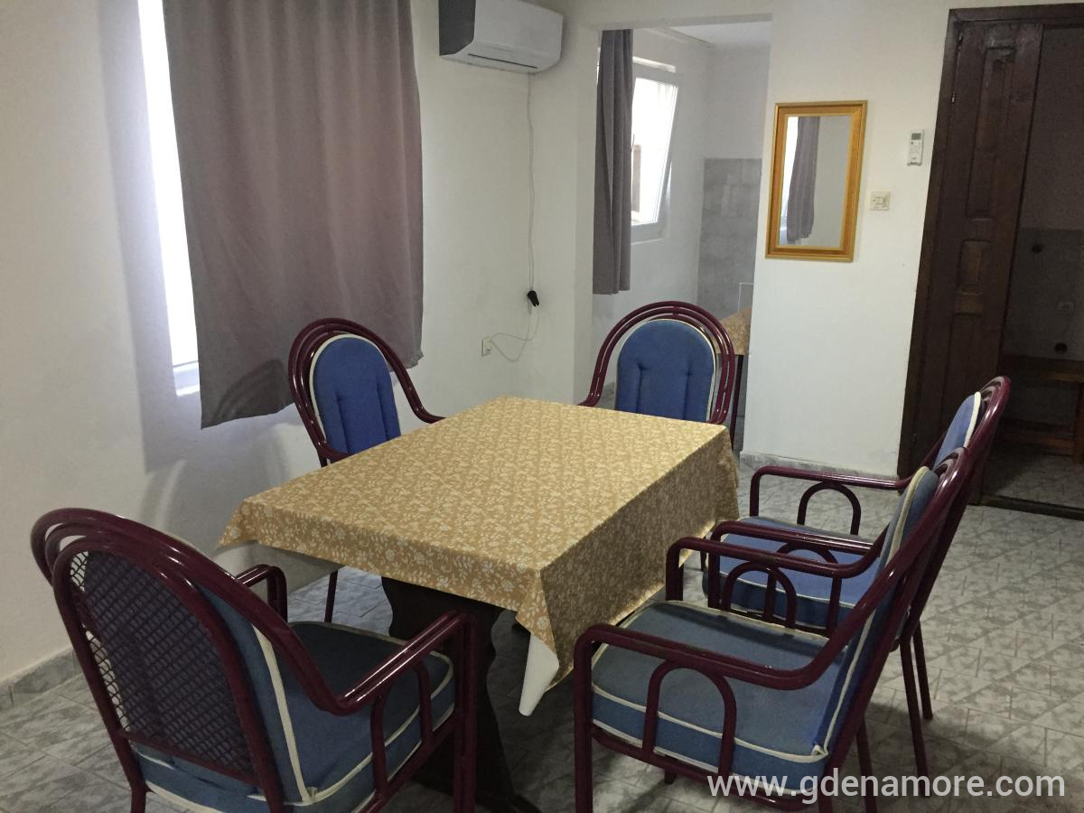 Apartmani Beranka, privatni smeštaj u mestu Dobre Vode, Crna Gora - IMG_7443