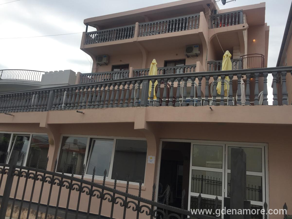 Apartmani Beranka, privatni smeštaj u mestu Dobre Vode, Crna Gora - IMG_7485